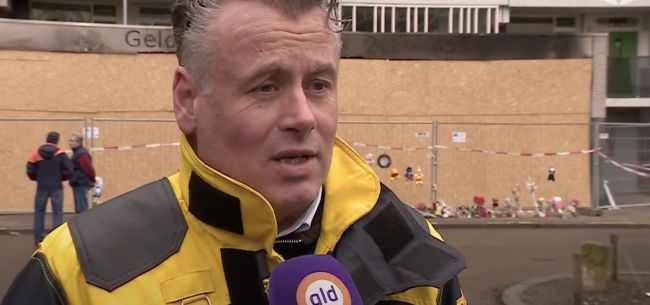 Brandwacht Huren bij flatbrand in Arnhem